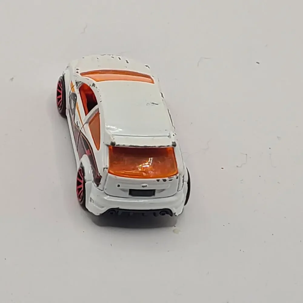 Hot Wheels~2010 Ford Focus RS HWTF White & Orange Toy Car